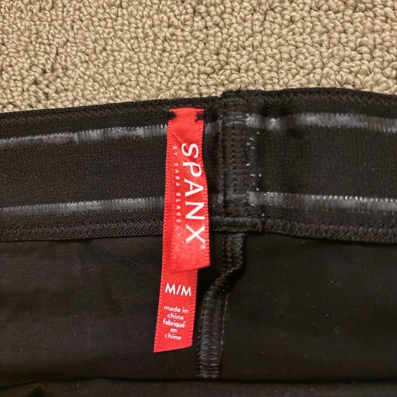 Black Spanx high waisted brief - Picture 2 of 2